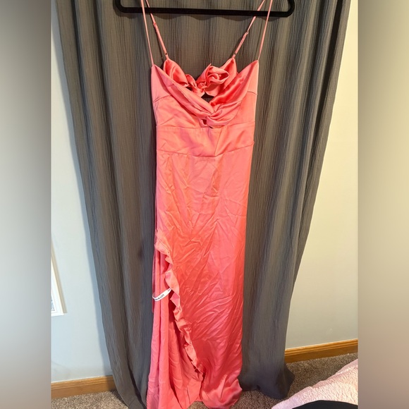 Lucy in the Sky Satin Front Twist Strappy Maxi Dress in Coral Size Large - Picture 2 of 12